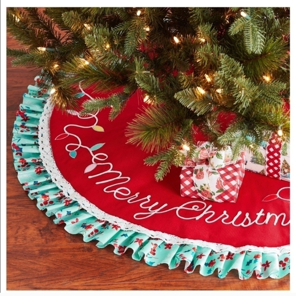 The Pioneer Woman Red Knit Merry Christmas Tree Skirt - Picture 2 of 4